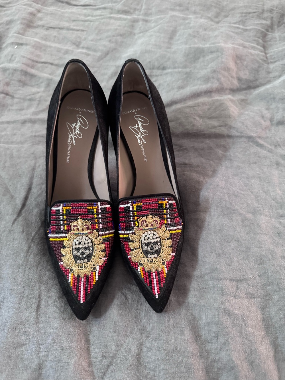 Rare Donald J Pliner Signature Black Suede Beaded Crest Pumps, Size 7B